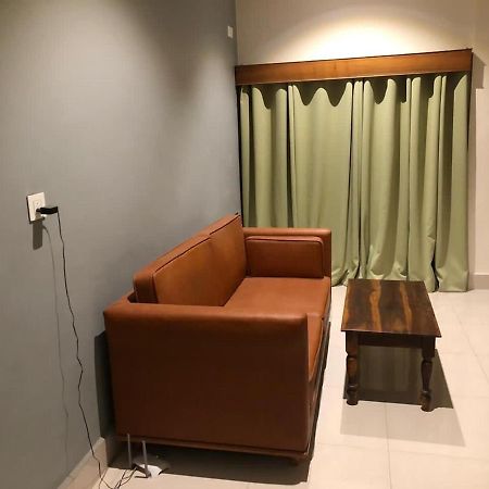 Dakini House Hotel สิริกุรี ภายนอก รูปภาพ