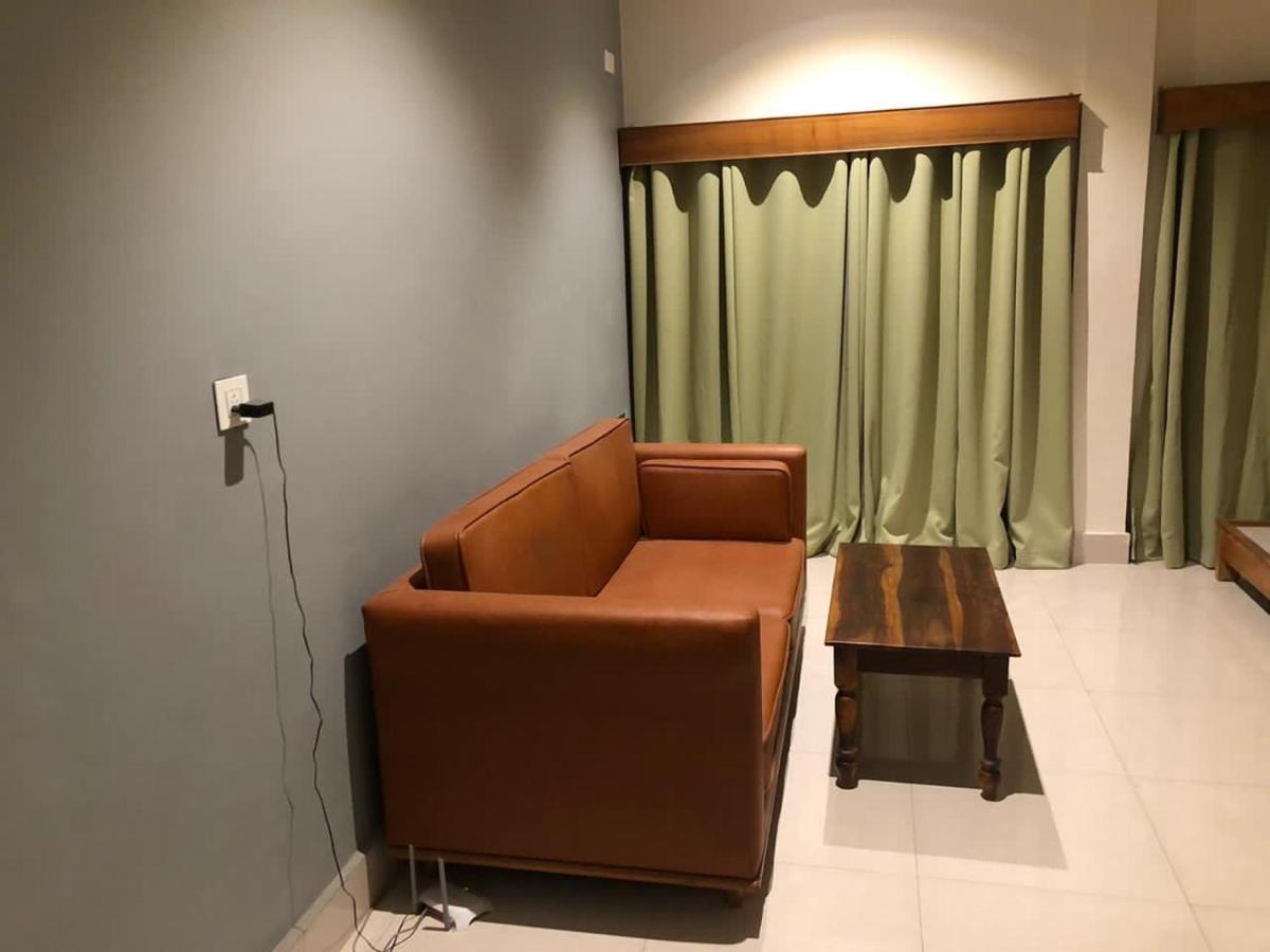 Dakini House Hotel สิริกุรี ภายนอก รูปภาพ